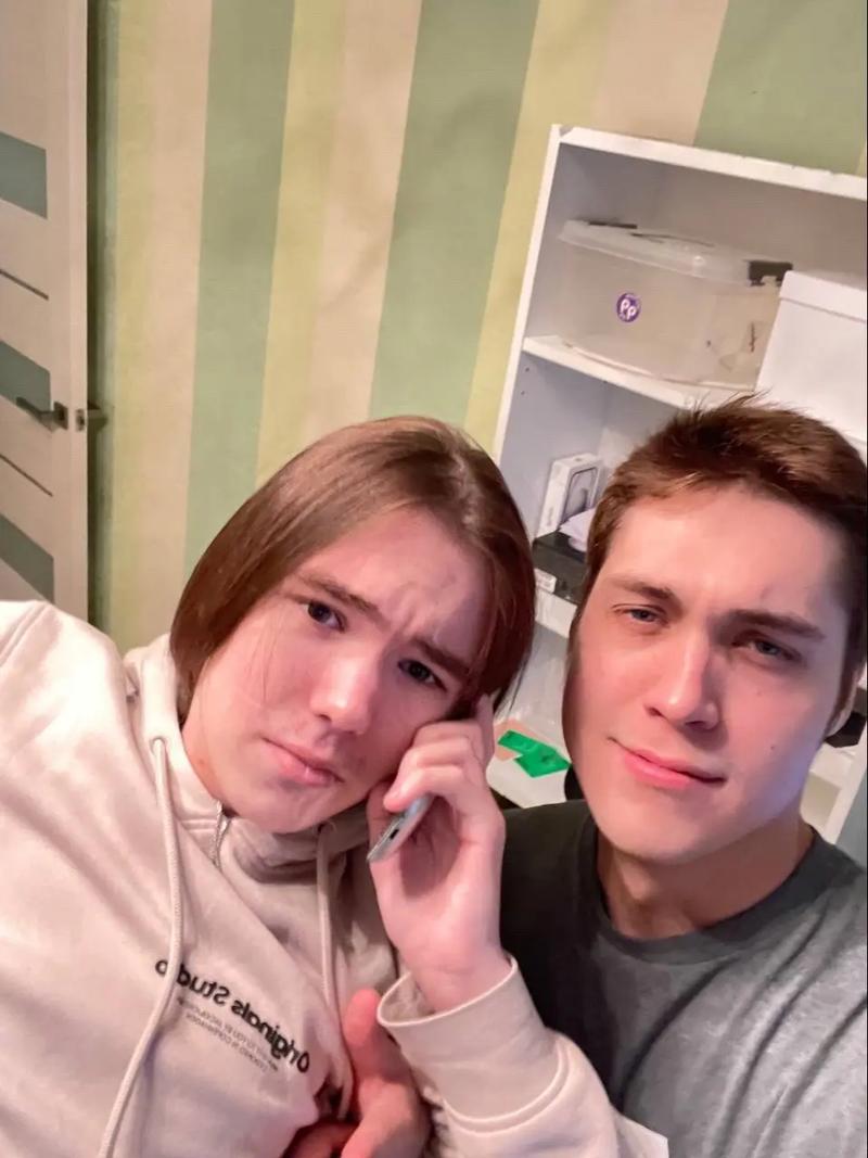 JDG赛后群访：上单小将称首场比赛非常紧张，Ruler说队友发挥惊艳