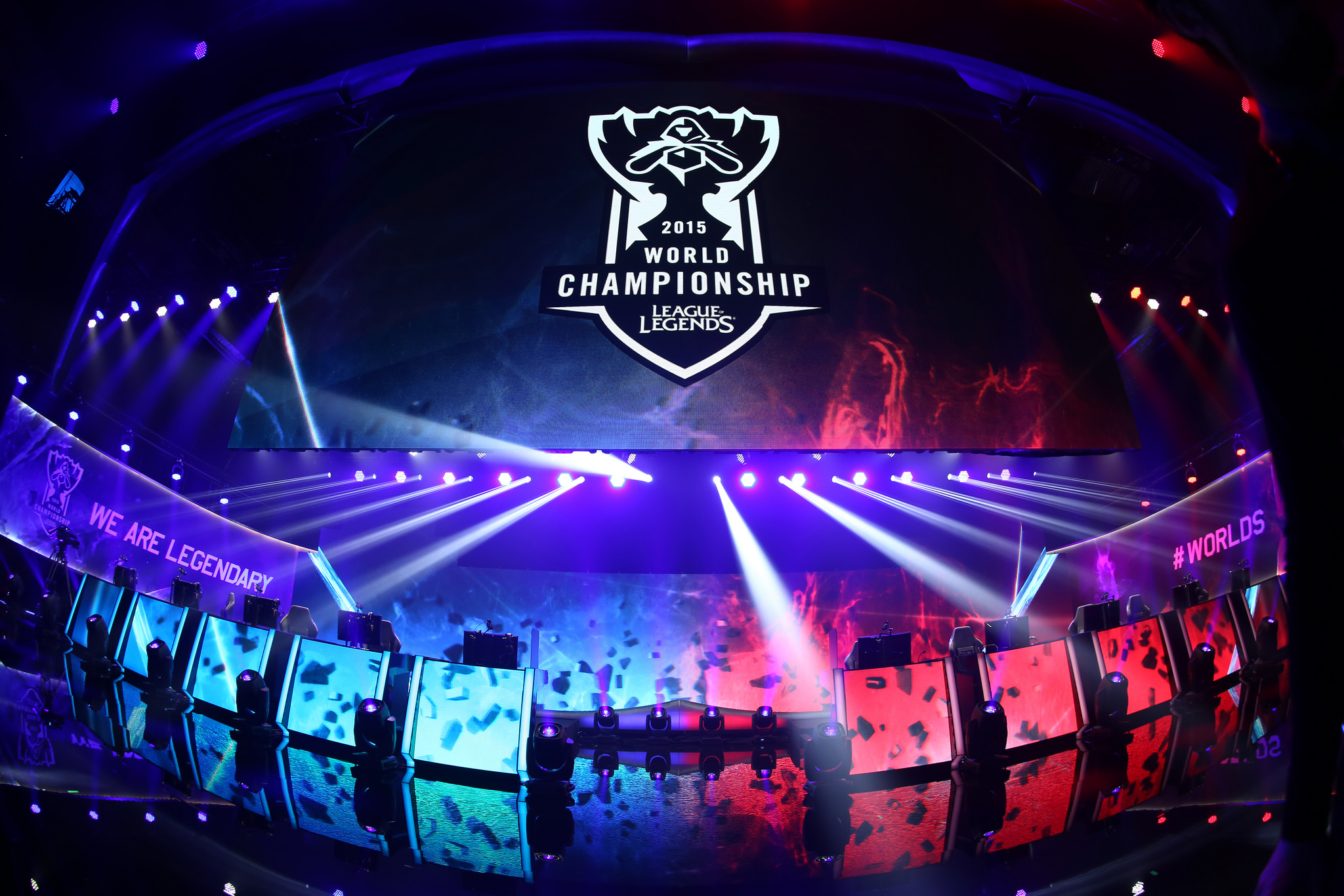 25秋第九周最佳阵容：武汉eStar全员上榜，花海获最佳选手