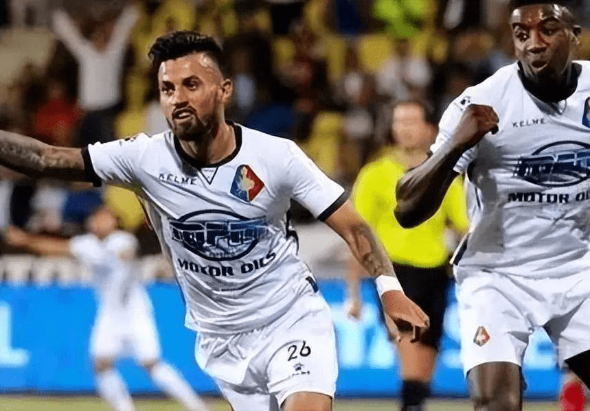 们在赛季中 们在赛季中